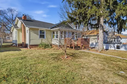 3814 Columbia St, Des Moines, IA 50313