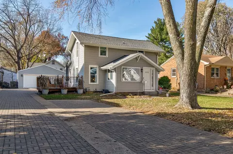 1426 45th St, Des Moines, IA 50311