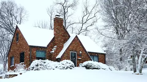2670 Wisconsin Ave, Des Moines, IA 50317