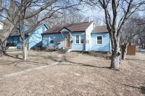1337 E 33rd St, Des Moines, IA 50317