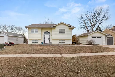 1013 Marshall St, De Soto, IA 50069