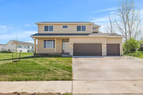 5005 147th St, Urbandale, IA 50323