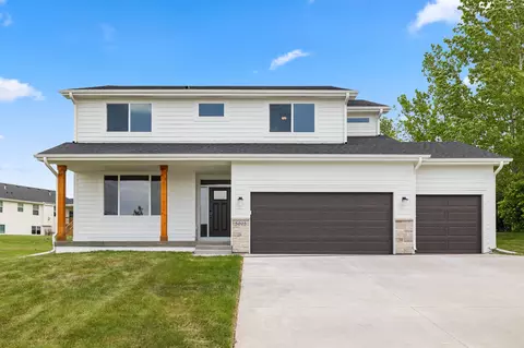 5005 147th St, Urbandale, IA 50323