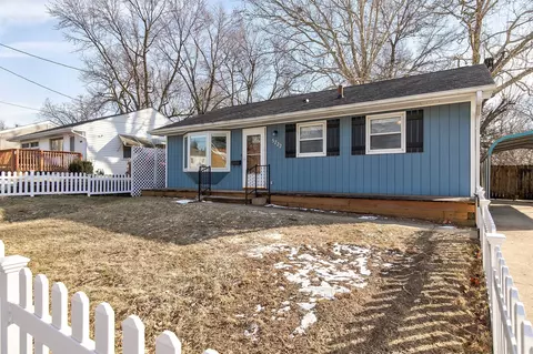 5722 Franklin Ave, Des Moines, IA 50310