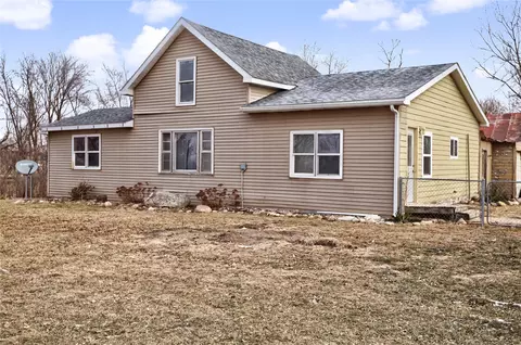 16101 NE 104th St, Maxwell, IA 50161