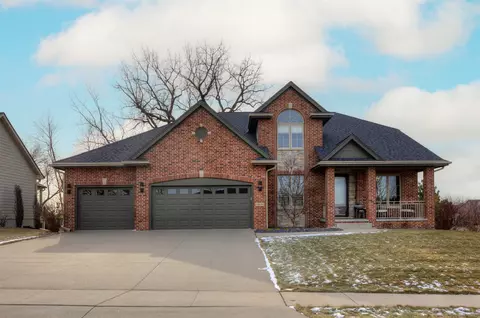 14630 Brookview Dr, Urbandale, IA 50323