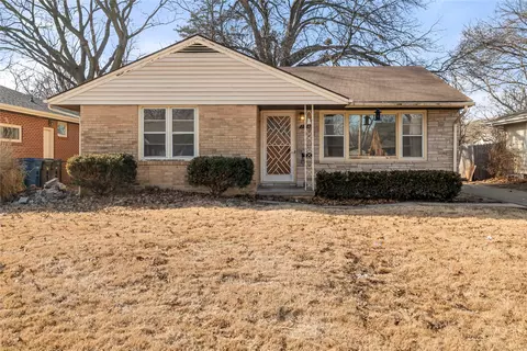 2814 48th Pl, Des Moines, IA 50310