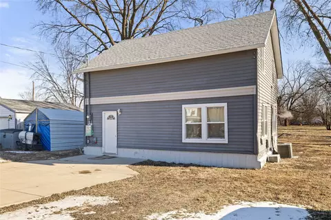 4147 E 29th St, Des Moines, IA 50317