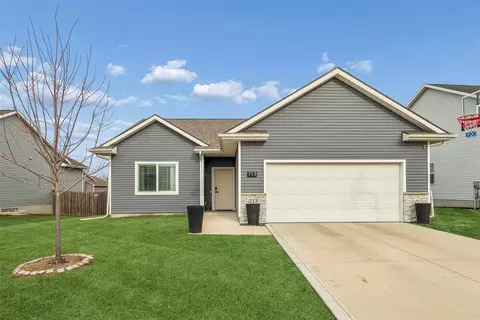 713 Bradford Dr, Norwalk, IA 50211