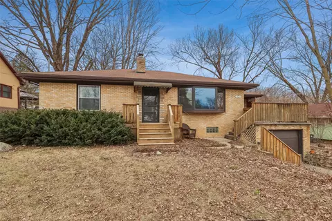 1337 60th St, Des Moines, IA 50311