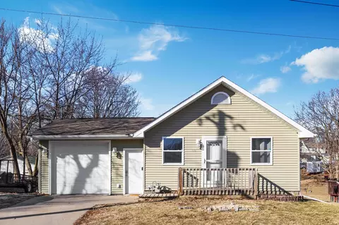 410 N 3rd St, Knoxville, IA 50138