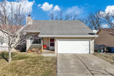 3845 92nd Dr, Urbandale, IA 50322