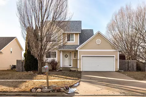 400 SE Westgate Dr, Waukee, IA 50263