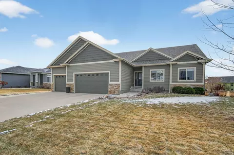 1329 NE 49th St, Ankeny, IA 50021