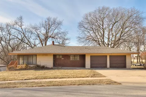 410 N Vine St, Hartford, IA 50118