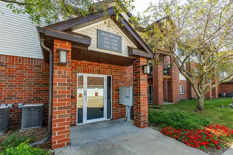 6440 Ep True Pkwy #1208, West Des Moines, IA 50266