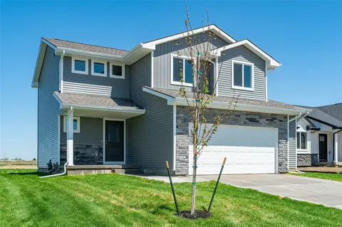 1465 Locust St, Waukee, IA 50263