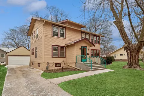 1343 43rd St, Des Moines, IA 50311