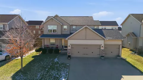 13010 Westbrook Dr, Urbandale, IA 50323