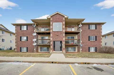 5916 Sutton Pl #3, Urbandale, IA 50322