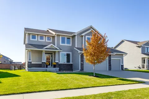 620 NE Brookshire Dr, Waukee, IA 50263