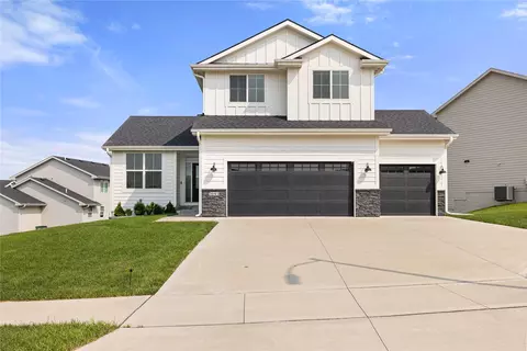 3641 NW 166th St, Clive, IA 50325