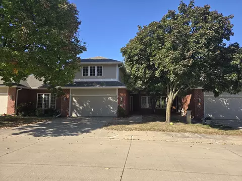 1500 Crown Colony Ct #420, Des Moines, IA 50315
