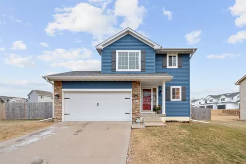 2833 Brockway Dr, Des Moines, IA 50320