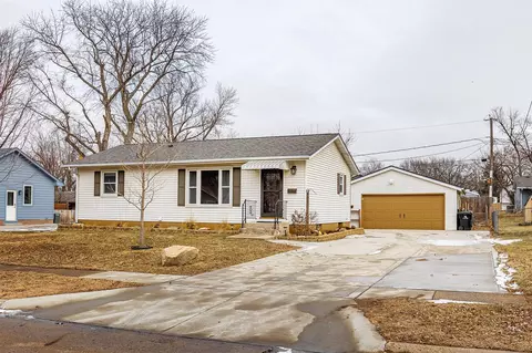 305 NE Sherman Dr, Ankeny, IA 50021
