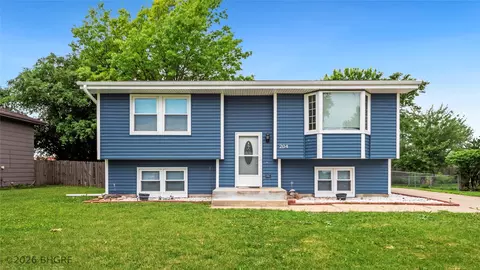 204 25th Ave SW, Altoona, IA 50009