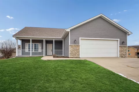 4411 NE Briarwood Dr, Ankeny, IA 50021
