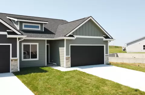 2412 NE 6th St, Grimes, IA 50111