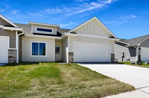 2408 NE 6th St, Grimes, IA 50111