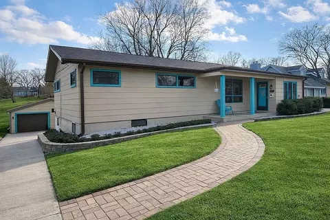 913 S 8th Ave W, Newton, IA 50208