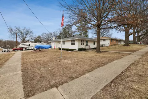 1110 W Salem Ave, Indianola, IA 50125
