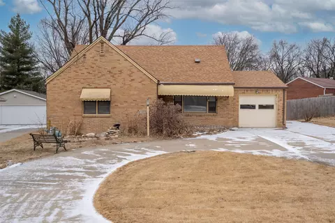 1705 Grand Ave, West Des Moines, IA 50265