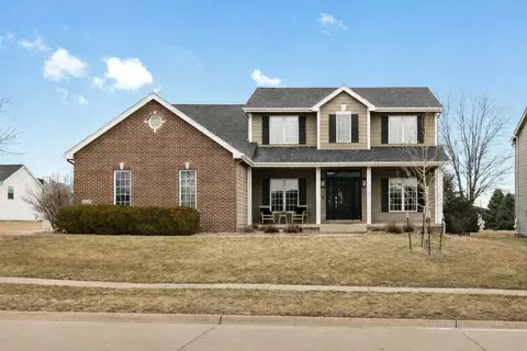 4639 90th St, Urbandale, IA 50322