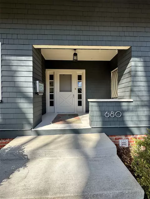 680 44th St, Des Moines, IA 50312