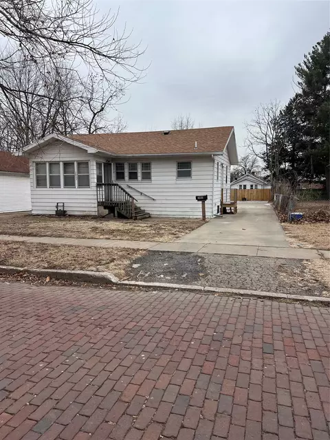 2805 Des Moines St, Des Moines, IA 50317
