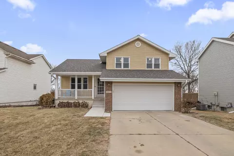 6923 Northview Dr, Urbandale, IA 50322