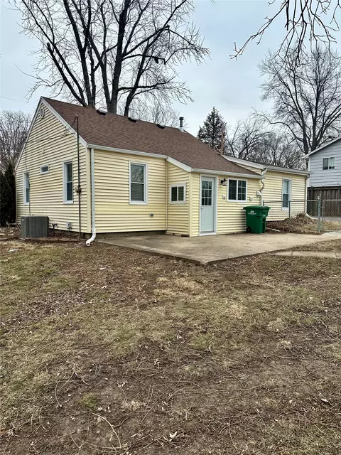 318 NW 52nd Ave, Des Moines, IA 50313
