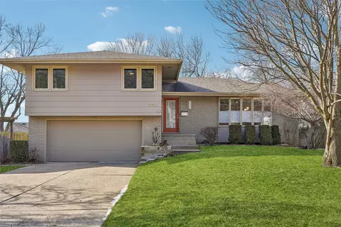 328 58th Pl, Des Moines, IA 50312