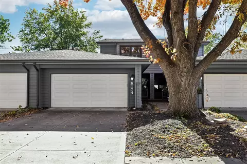 6174 Terrace Dr #13, Johnston, IA 50131