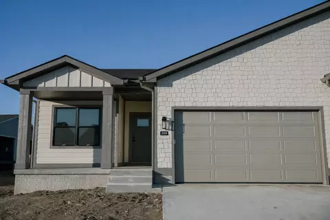 250 S Zinnia Ct, West Des Moines, IA 50266