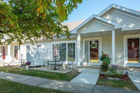 555 SE Laurel St #22, Waukee, IA 50263