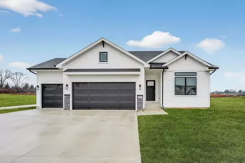 657 SE Hollow Ct, West Des Moines, IA 50265