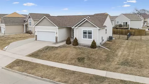 3306 Hawthorn Dr SW, Bondurant, IA 50035