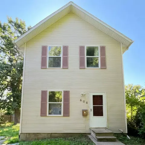 608 23rd St, Des Moines, IA 50312