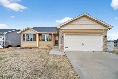 16201 Wilden Dr, Urbandale, IA 50323