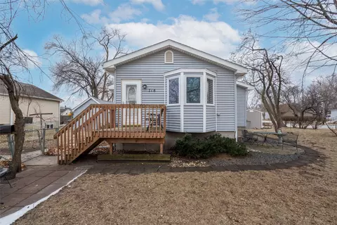 718 Elm St, West Des Moines, IA 50265